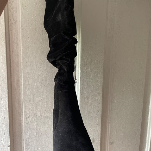 Women’s Boots - Picture 2 of 4